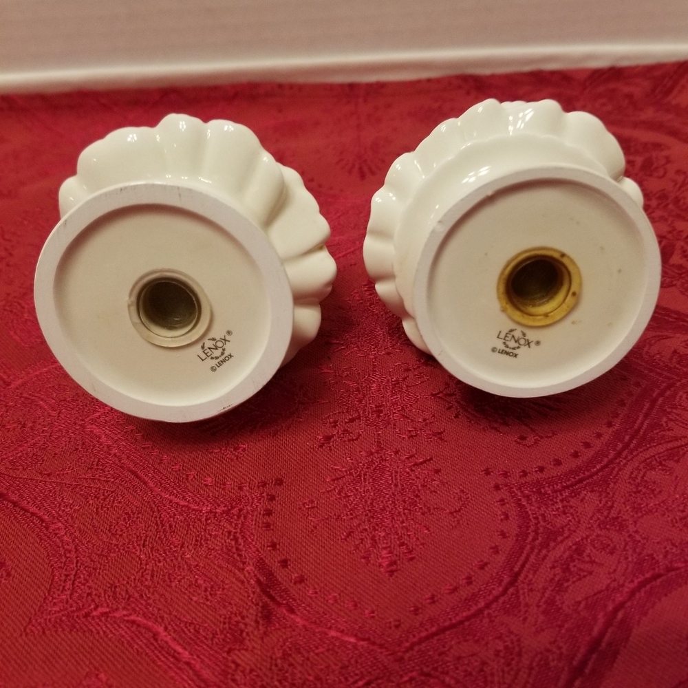 Lenox Holiday Christmas Tree Salt & Pepper Shakers - White and Gold - Picture 4 of 4